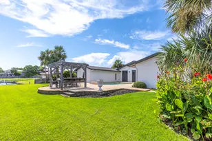 423 Caviar Dr, Fort Walton Beach, FL 32548 - Photo 10