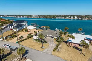 423 Caviar Dr, Fort Walton Beach, FL 32548 - Photo 2