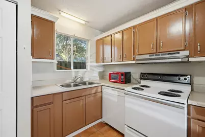 201 E College Boulevard #UNIT 11, Niceville, FL 32578 - Photo 14