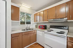 201 E College Blvd, Niceville, FL 32578 - Photo 14