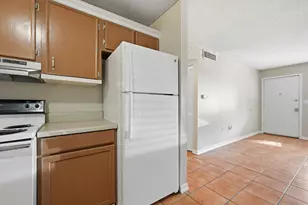 201 E College Blvd, Niceville, FL 32578 - Photo 18