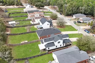 2490 S Lakeview Dr, Crestview, FL 32536 - Photo 14