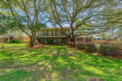 256 NE Yacht Club Drive, Fort Walton Beach, FL 32548 - Photo 1