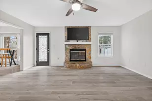 507 Matthew St, Niceville, FL 32578 - Photo 6