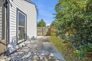 351 NW Canterbury Circle, Fort Walton Beach, FL 32548 - Photo 32