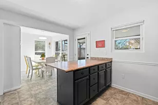 351 NW Canterbury Circle, Fort Walton Beach, FL 32548 - Photo 10