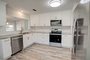 326 Washington Ave, Valparaiso, FL 32580 - Photo 6