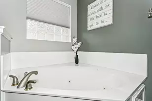 2066 Kildare Cir, Niceville, FL 32578 - Photo 28