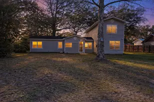 1544 Cedar St, Niceville, FL 32578 - Photo 2