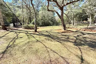101 Bermuda Way, Niceville, FL 32578 - Photo 2