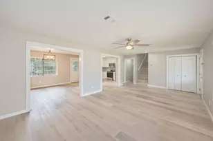 216 NW Chateaugay St, Fort Walton Beach, FL 32548 - Photo 4