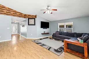 560 Rough Leaf Ln, Mary Esther, FL 32569 - Photo 6