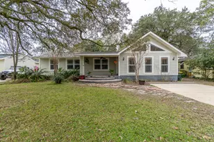 236 NE Bradley Dr, Fort Walton Beach, FL 32547 - Photo 1