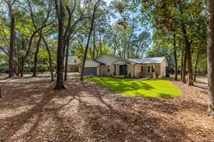 105 Drew Ct, Niceville, FL 32578 - Photo 2
