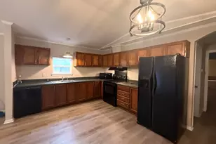 3083 Lake Sue Dr, Crestview, FL 32539 - Photo 2