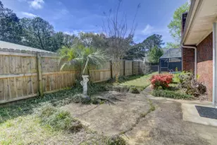 613 NE Cambridge Ave, Fort Walton Beach, FL 32547 - Photo 40