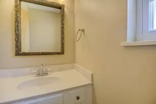 613 NE Cambridge Ave, Fort Walton Beach, FL 32547 - Photo 16