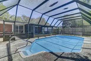 613 NE Cambridge Ave, Fort Walton Beach, FL 32547 - Photo 38