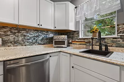 35 10th Street #D, Shalimar, FL 32579 - Photo 10