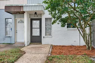 35 10th St, Shalimar, FL 32579 - Photo 4