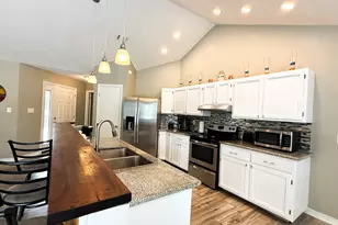 1394 Sound Retreat Dr, Navarre, FL 32566 - Photo 20