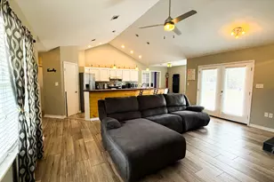 1394 Sound Retreat Dr, Navarre, FL 32566 - Photo 26