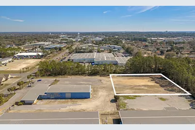 702 NW Anchors Street, Fort Walton Beach, FL 32548 - Photo 4