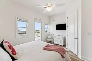 8037 Gulf Blvd, Navarre, FL 32566 - Photo 20