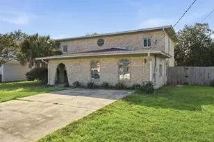 1253 Redwood Ln, Gulf Breeze, FL 32563 - Photo 2