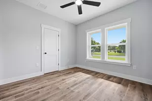 368 Coral Dr, Fort Walton Beach, FL 32548 - Photo 10