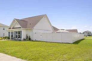 38 Silverthorn St, Freeport, FL 32439 - Photo 2