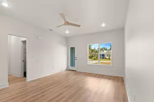 2411 E 16th St, Panama City, FL 32405 - Photo 8