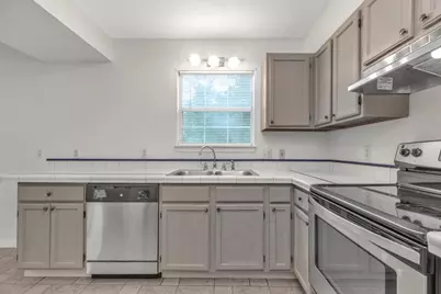 1708 Colonial Court, Fort Walton Beach, FL 32547 - Photo 10