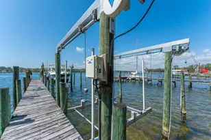 305 Boggy Bayou Ct, Niceville, FL 32578 - Photo 4