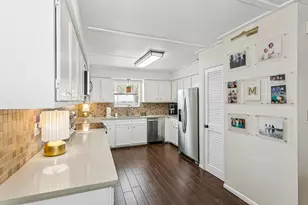 810 Eglin Pkwy, Fort Walton Beach, FL 32547 - Photo 12