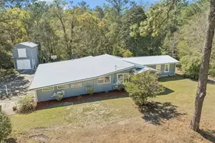 190 Meadowbrook Ln, Defuniak Springs, FL 32435 - Photo 1