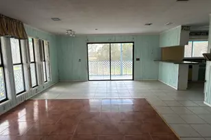 22121 Hwy 331, Paxton, FL 32567 - Photo 2