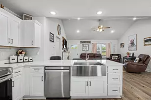 2595 Long Rd, Defuniak Springs, FL 32433 - Photo 8