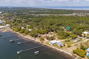 99-100 Soundside Dr, Gulf Breeze, FL 32563 - Photo 2