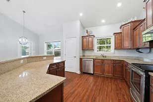 3087 Zach Ave, Crestview, FL 32536 - Photo 14