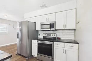343 NW Hollywood Blvd, Fort Walton Beach, FL 32548 - Photo 6