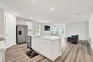 535 Mary Lou Way, Crestview, FL 32539 - Photo 2