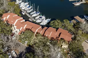 300 Yacht Club Dr, Niceville, FL 32578 - Photo 2
