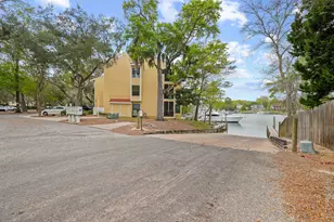 300 Yacht Club Dr, Niceville, FL 32578 - Photo 44