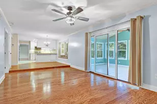 700 NE Country Club Ave, Fort Walton Beach, FL 32547 - Photo 2