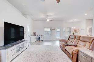 5823 Crestlake Dr, Crestview, FL 32536 - Photo 2