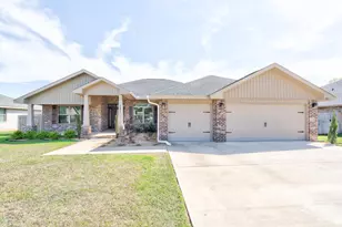 5823 Crestlake Dr, Crestview, FL 32536 - Photo 1