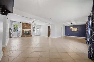 157 Country Club Rd, Shalimar, FL 32579 - Photo 4