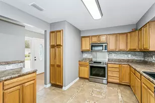 129 Newcastle Cir, Fort Walton Beach, FL 32547 - Photo 8