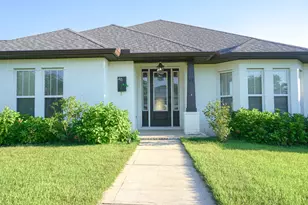 48 9th Ave, Shalimar, FL 32579 - Photo 1